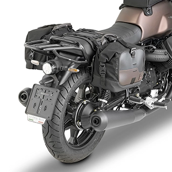 Sakwy boczne Givi CRM106 na motocyklu